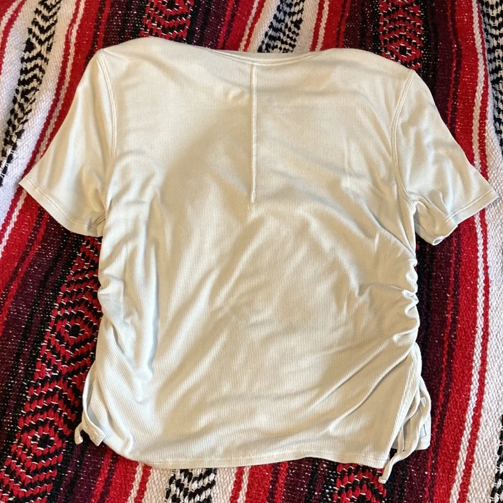 Lululemon Ribbed T-Shitt - Picture 2 of 5